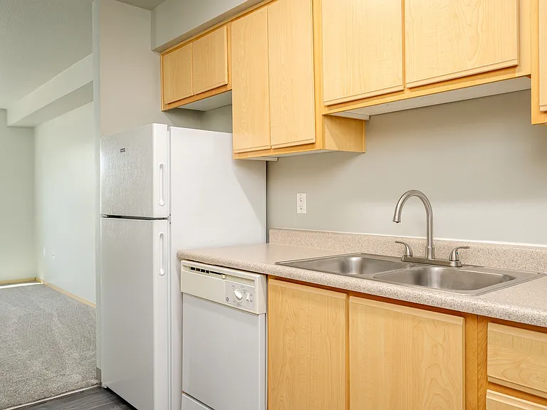 10th Street | Kitchen
