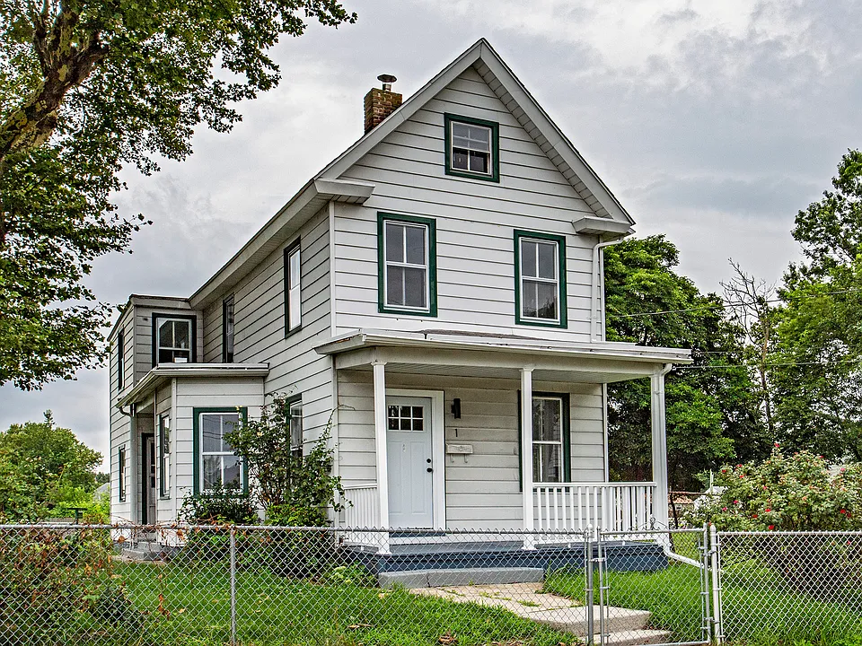 1 Main St