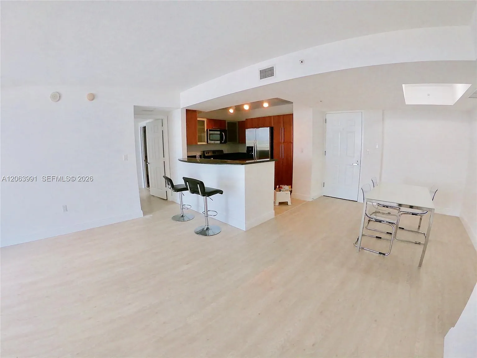 2 bed, 2.0 bath, $3,400 — Photo 3