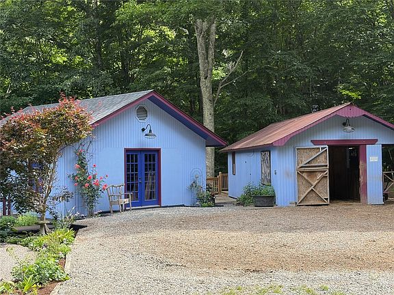 5th image of 873 Silverleaf Road