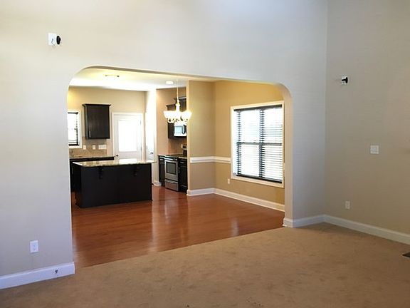 4th image of 400 Wakefield Dr