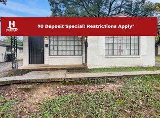 1055 Treadwell St, Memphis, TN 38122