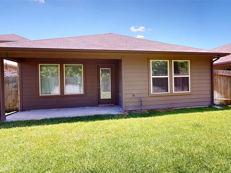 16873 Short Pines Dr — Photo 26