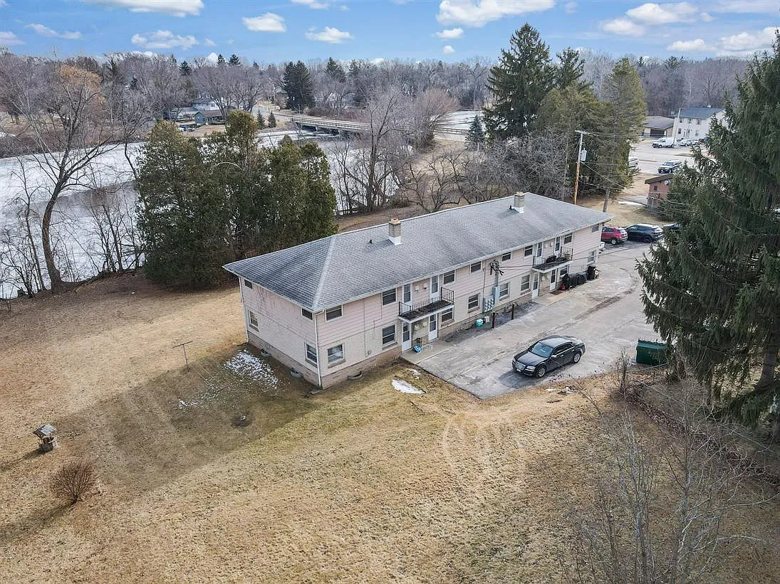 1424 E Main St, Watertown, WI 53094 — Photo 2