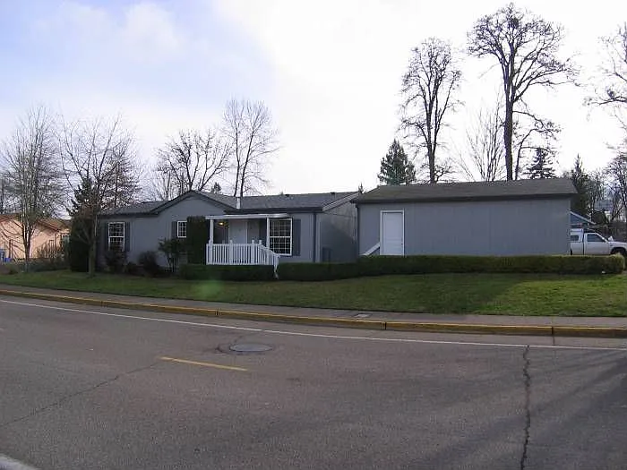 400 Walker Rd photo 1