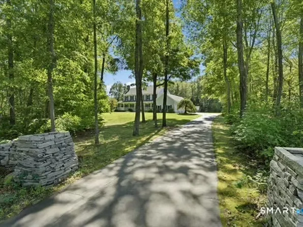 8 Red Brook Lane, Ledyard, CT 06339