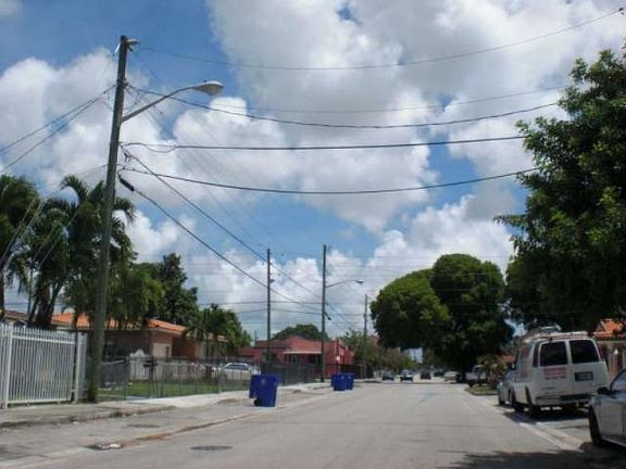 5th image of 2711 NW 21st Ave