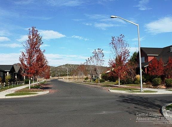 5th image of 1506 NE Perspective Dr