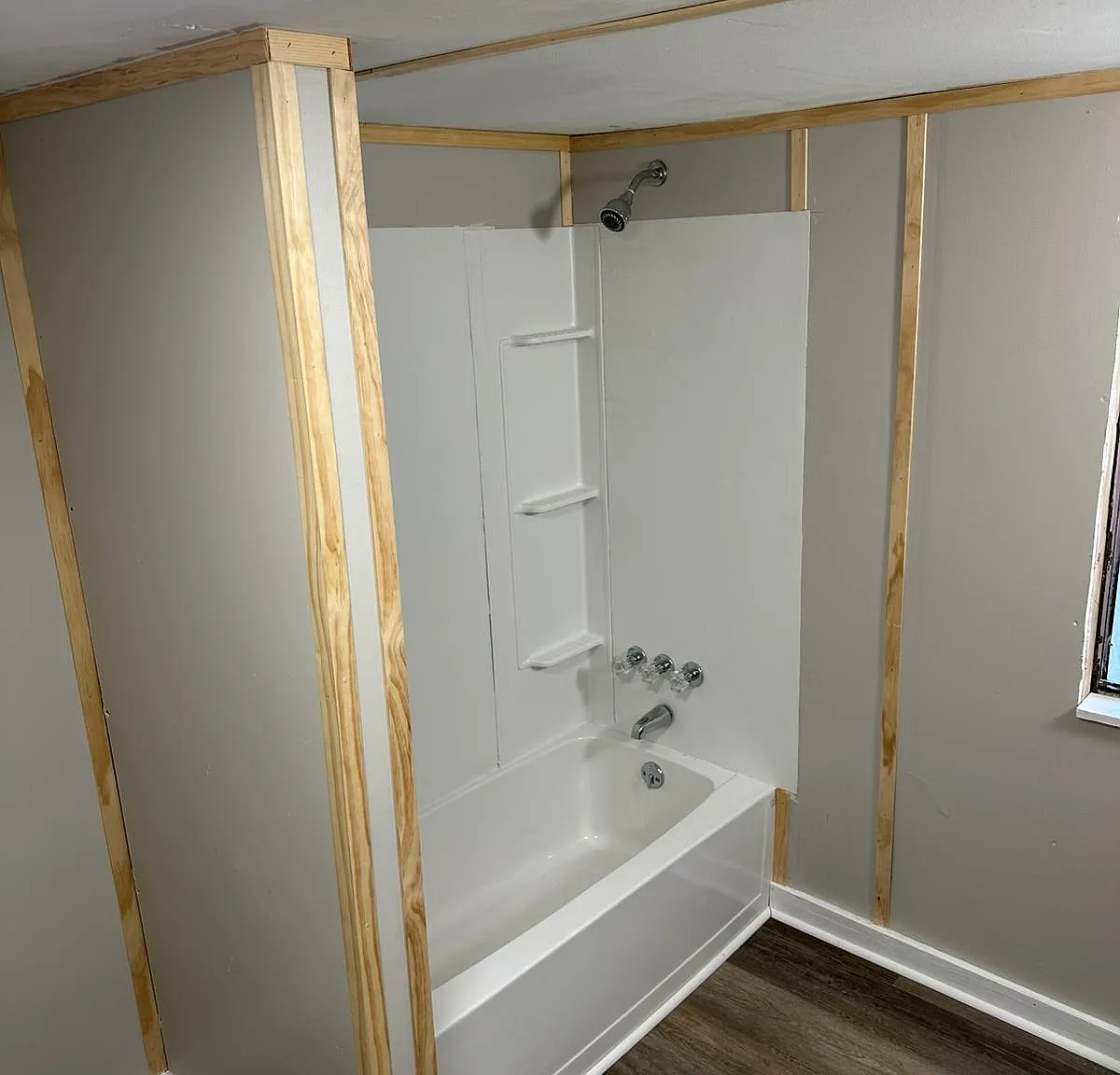 2 bed, 1050 sqft, $990 — Photo 3