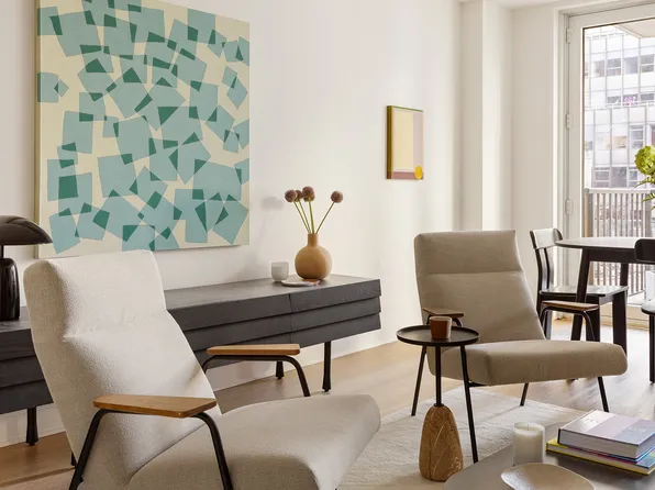 212 East 47th Street image 2 of 9