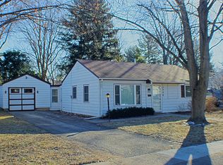 1528 Clay St, Woodstock, IL 60098