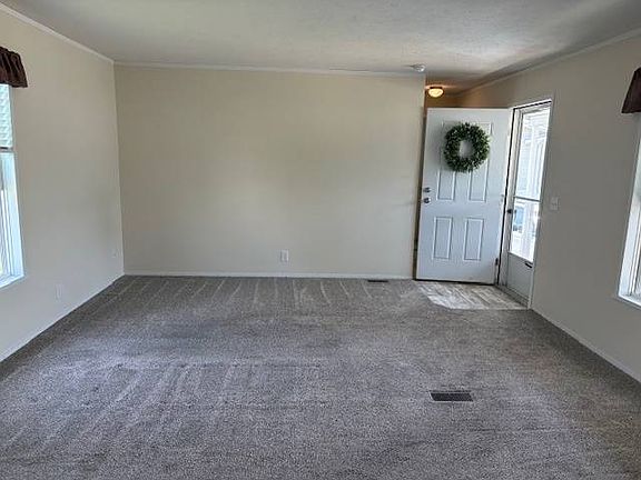 5th image of 450 Flamingo St