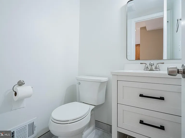 5844 Banning Pl — Photo 17