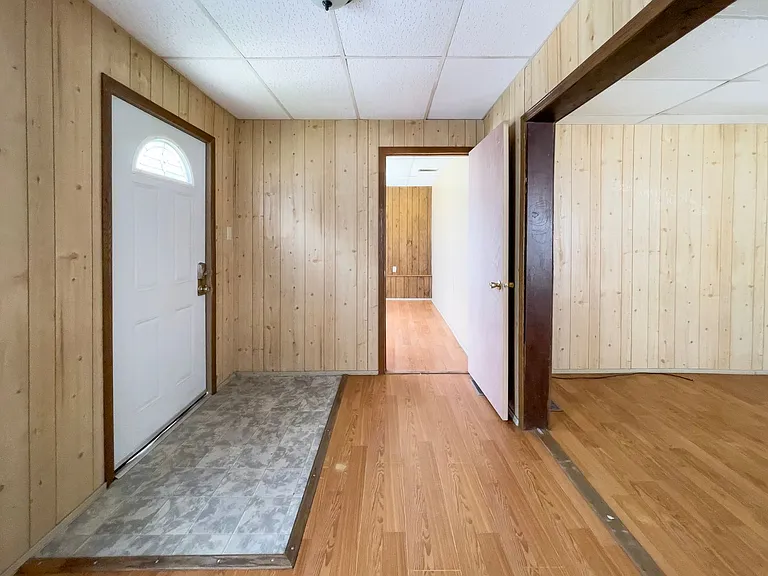 2217 S Jefferson St — Photo 34