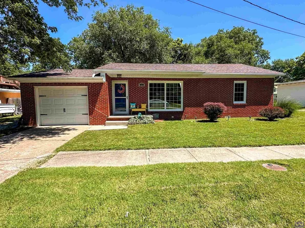 216 Kennebec St, Burlington, KS 66839