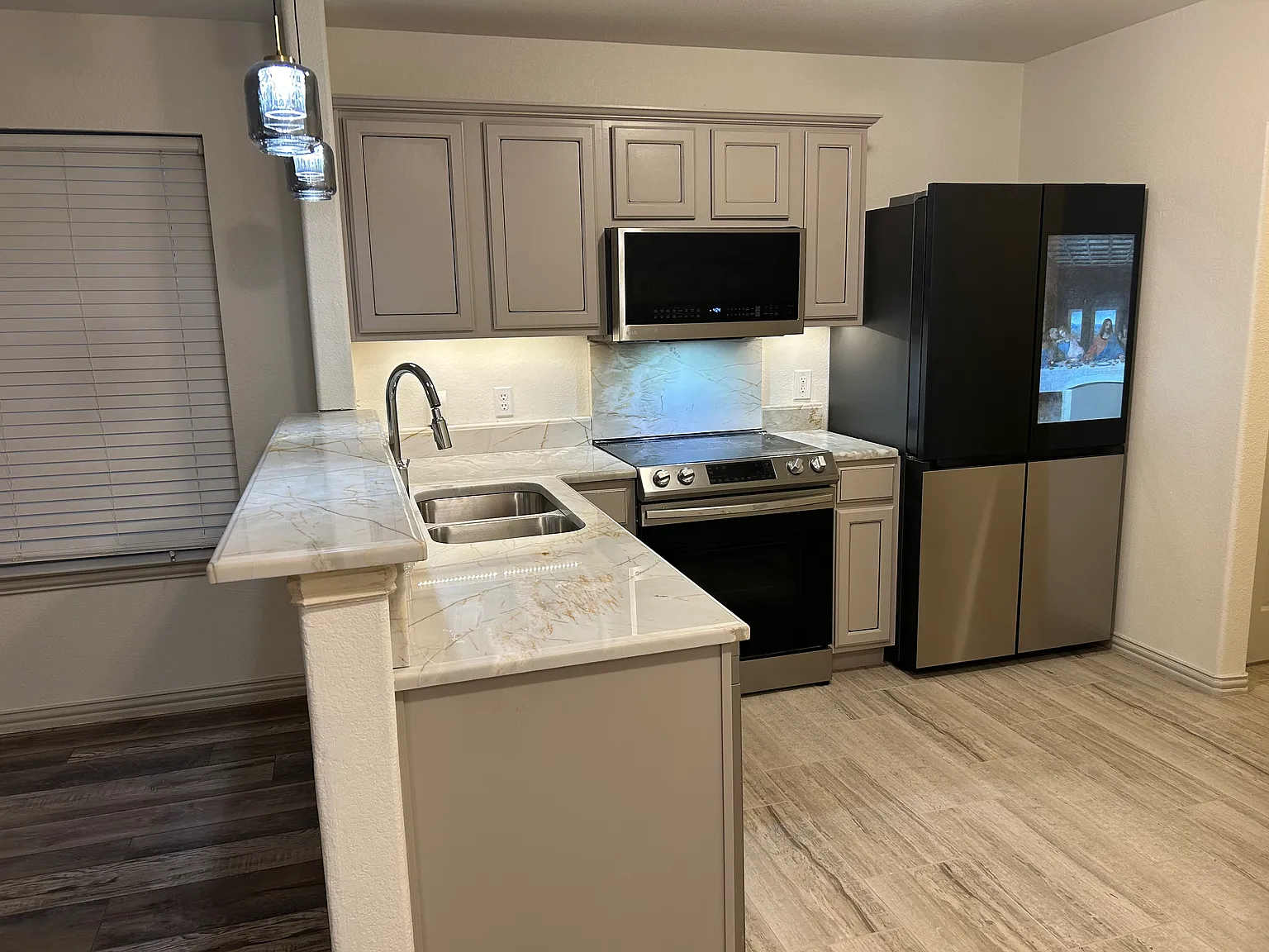 3 bed, 1176 sqft, $2,200 — Photo 4