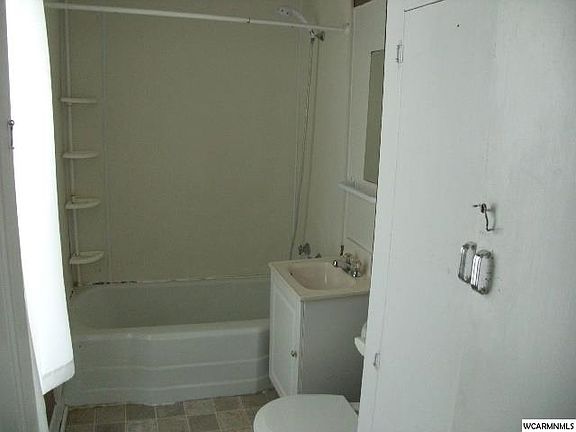 5th image of 111 E Redwood St