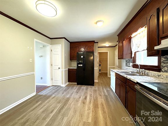4th image of 9116 Moss Cove Ct