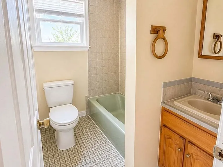 185 Stevens St #1 — Photo 6
