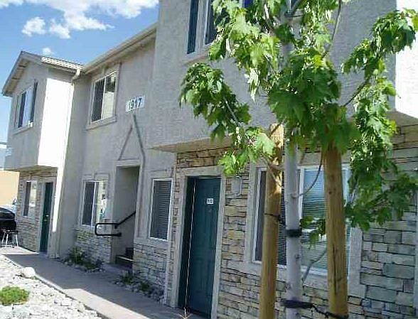 2nd image of 1917 Victorian Ave #8