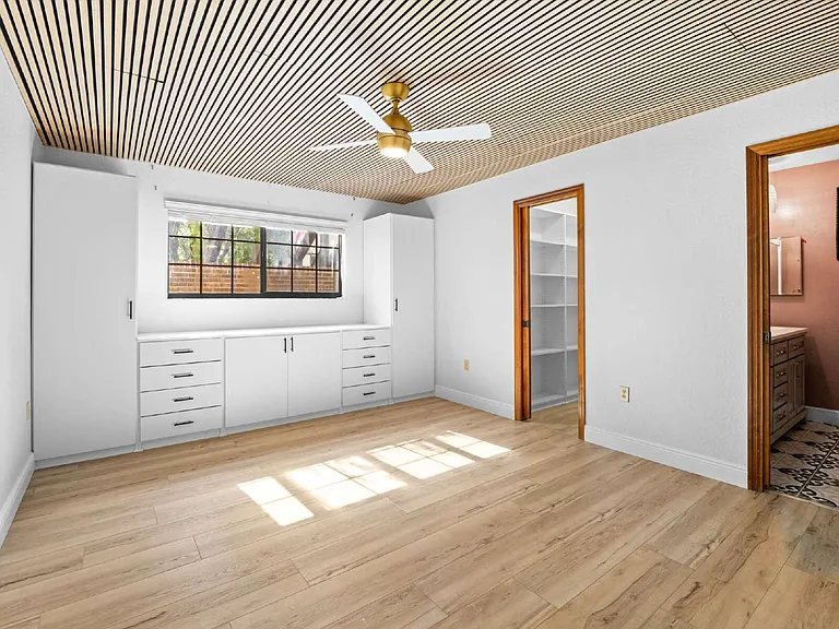 751 Greenwood Manor Cir — Photo 17