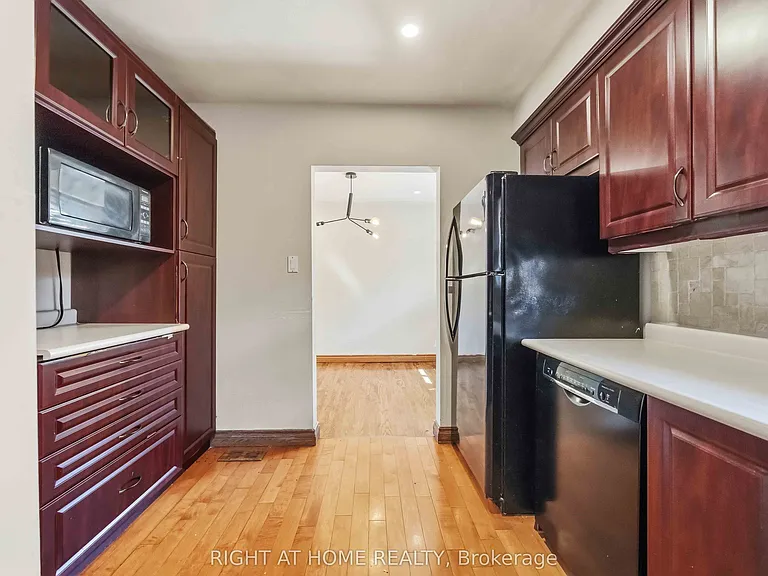 1 Mozart Ave — Photo 18