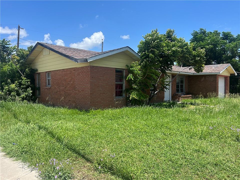 2nd image of 1649 Pinewood Dr