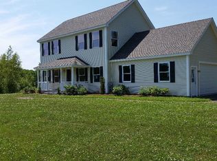12 Hawthorne Dr, Rockport, ME 04856