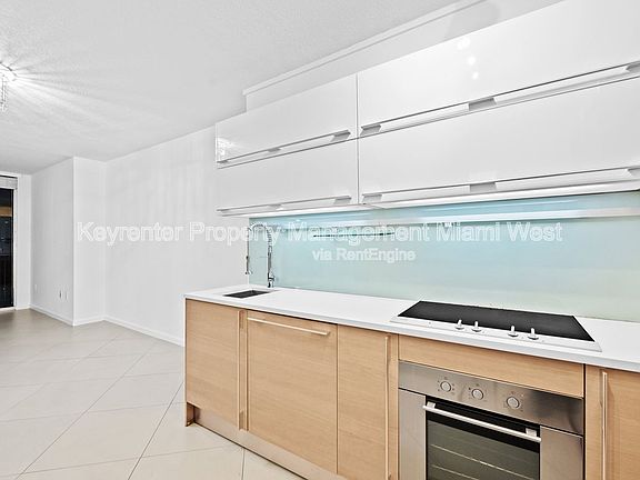 3rd image of 1750 N Bayshore Dr Unit 3312