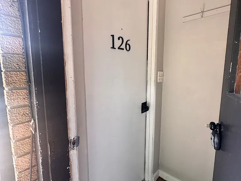 200 N C St — Photo 7