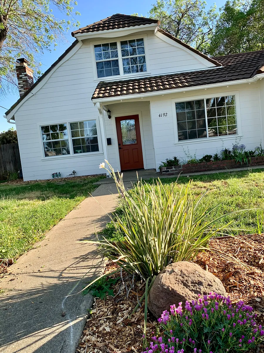 Building Photo - 4192 Pickwick Dr