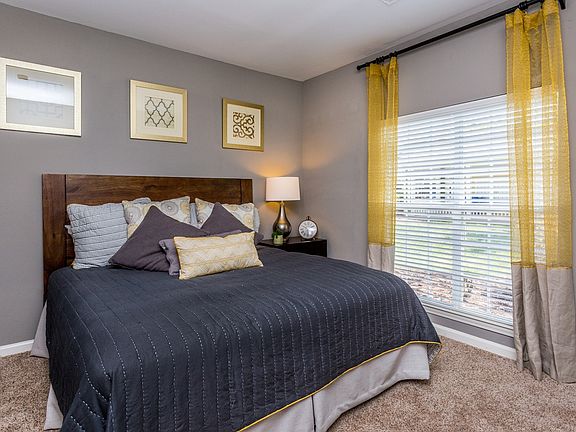 4th image of 400 Ivy Meadow Ln APT 3A