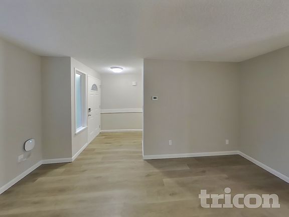 4th image of 2504 26th St SE