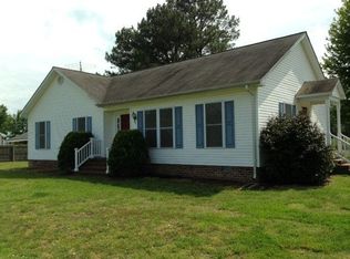 830 Chesapeake Dr, White Stone, VA 22578