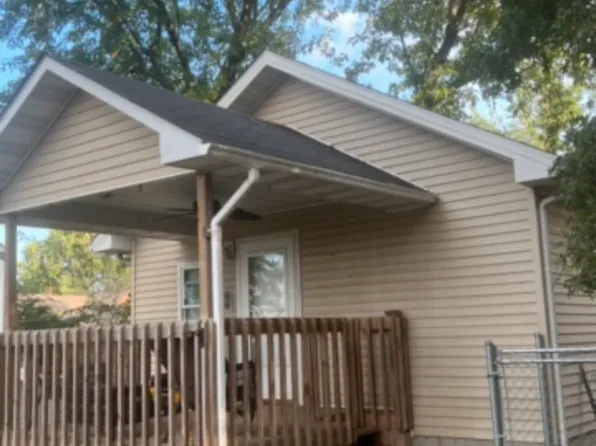 1706 W Chestnut St, Marion, IL 62959