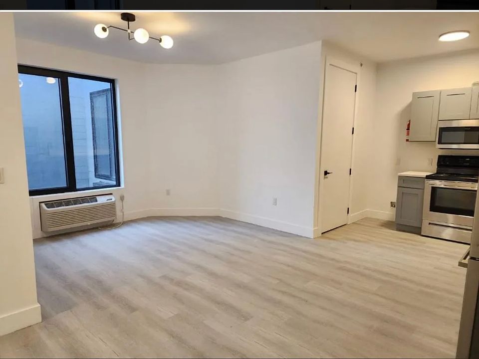 1st image of 55 N 18th St Floor 3