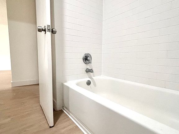 5th image of 432 11th St #15