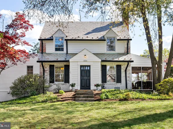 1004 Janneys Ln, Alexandria, VA 22302