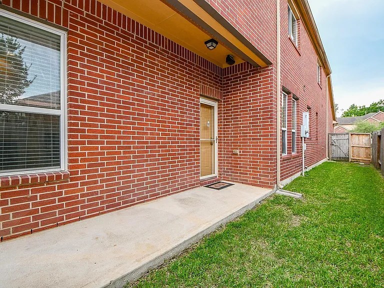 21502 Venture Park Dr — Photo 23