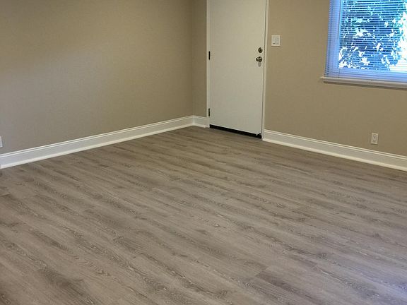 4th image of 4496 Hamilton Ave #B