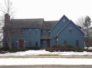 321 E Castlebury Ln, Appleton, WI 54913