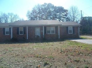 106 Jenkins St, Westminster, SC 29693