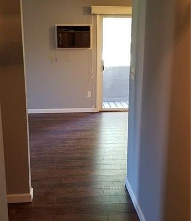 3rd image of 517 Village Blvd N