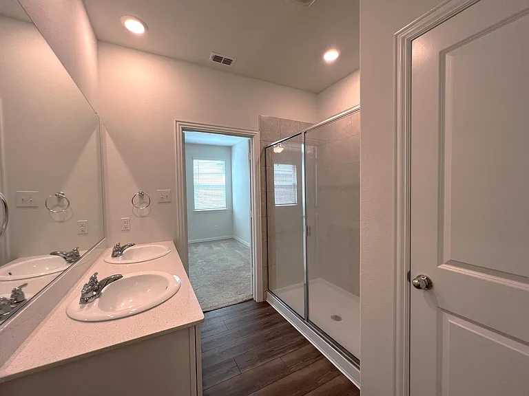1511 Avery Pointe Dr — Photo 16