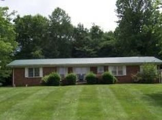 715 Greenfield Dr, Livingston, TN 38570