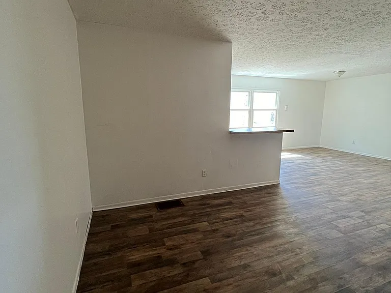 6011 Vine St #2 — Photo 9