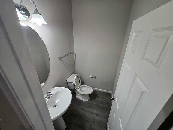 5th image of 7805 Five Oaks Ct