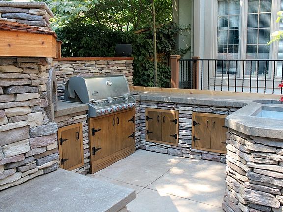 Outdoor kitchen