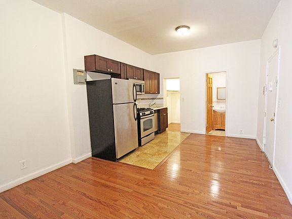 3rd image of 446 Saint Nicholas Ave #1