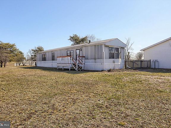 2nd image of 830 N Middleton Rd